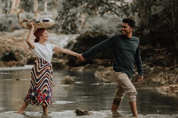 Filipino bride and groom together
