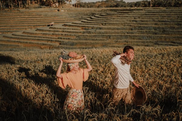 Filipino prenup with groom in barong